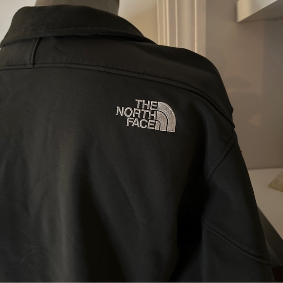 The North Face Zip Up - Picture 4 of 6